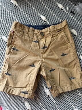 Tommy Hilfiger Tan Shorts with Navy Submarine Motif